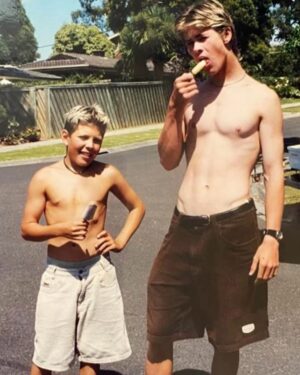 Chris Hemsworth Instagram - Happy 40th birthday to one of my best mates @zocobodypro You’re one of a kind brother 🤙