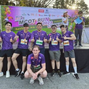 Chris Jonathan Roy Chaafe Instagram - Mcot run จ. ชลบุรี 10.5km ผ่านไปแล้ว เจอกันที่ต่อไปครับ จ.น่าน กับระยะทางชิวๆ 21กม 😅😅 มาๆ มาวิ่งด้วยกันครับ
#mcotrun