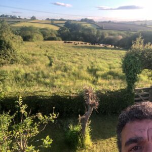 Chris Kamara Instagram - Time to bring the cows 🐄 in