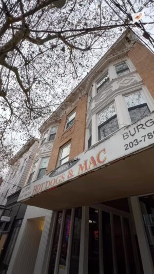 Chris Murphy Instagram - Another stop on the Great Connecticut Hot Dog Tour this week!

Jordan’s Hot Dogs and Mac on State Street in New Haven. I got a hot dog with mac and cheese and bacon!