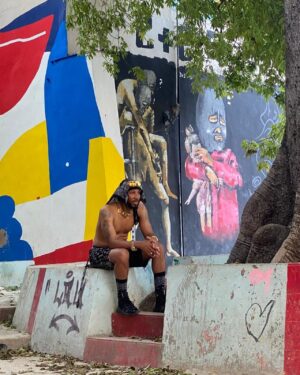 Chris Smalls Instagram - New Film 🎥 🚨🍿Premieres Tomorrow on @bellyofthebeastcuba 🇨🇺 YouTube  Channel 

cuba si bloqueo no viva CUBA! ✊🏽

“One person’s life is worth millions of times more than all the properties of the richest man on earth” -CHE 

#endtheembargo