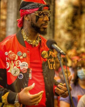 Chris Smalls Instagram - New Film 🎥 🚨🍿Premieres Tomorrow on @bellyofthebeastcuba 🇨🇺 YouTube  Channel 

cuba si bloqueo no viva CUBA! ✊🏽

“One person’s life is worth millions of times more than all the properties of the richest man on earth” -CHE 

#endtheembargo