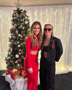 Chrishell Stause Instagram - MERRY CHRISTMAS! It’s Christmas here in Australia 🥰🎄Hope you guys have the best holidays-sending so much love to you & yours! 😘😘

Happy they raised so much last night for this great charity @carolsbycandlelight_aus @visionaustralia ♥️🙌
