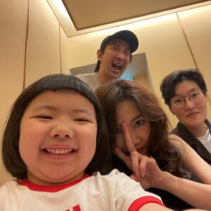 Chrissie Chau Instagram - 獨特嘅Selfie🤳🏻角度  @lucy.is.good @becarefullee

#lucy #cute #lovely #selfie #kl #malaysia 
#我哋都有酒粒架