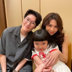 Chrissie Chau Instagram - 獨特嘅Selfie🤳🏻角度  @lucy.is.good @becarefullee

#lucy #cute #lovely #selfie #kl #malaysia 
#我哋都有酒粒架