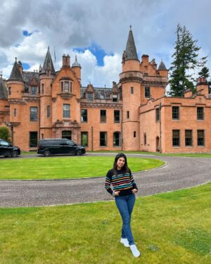 Chrissie Fit Instagram - I apparently went on a Castle Crawl in Scotland 🏰🏴󠁧󠁢󠁳󠁣󠁴󠁿 Even got to be one of the first peeps to tour Balmoral! I still can’t believe it! You also might recognize the last castle if you’re into treacherous games 😈 @peacock 

#Scotland #castlesofscotland #castles #castlecrawl (this is surely not a thing) #balmoral #balmoralcastle #queenelizabeth #scottishhighlands #thetraitorsus #peacockpartner