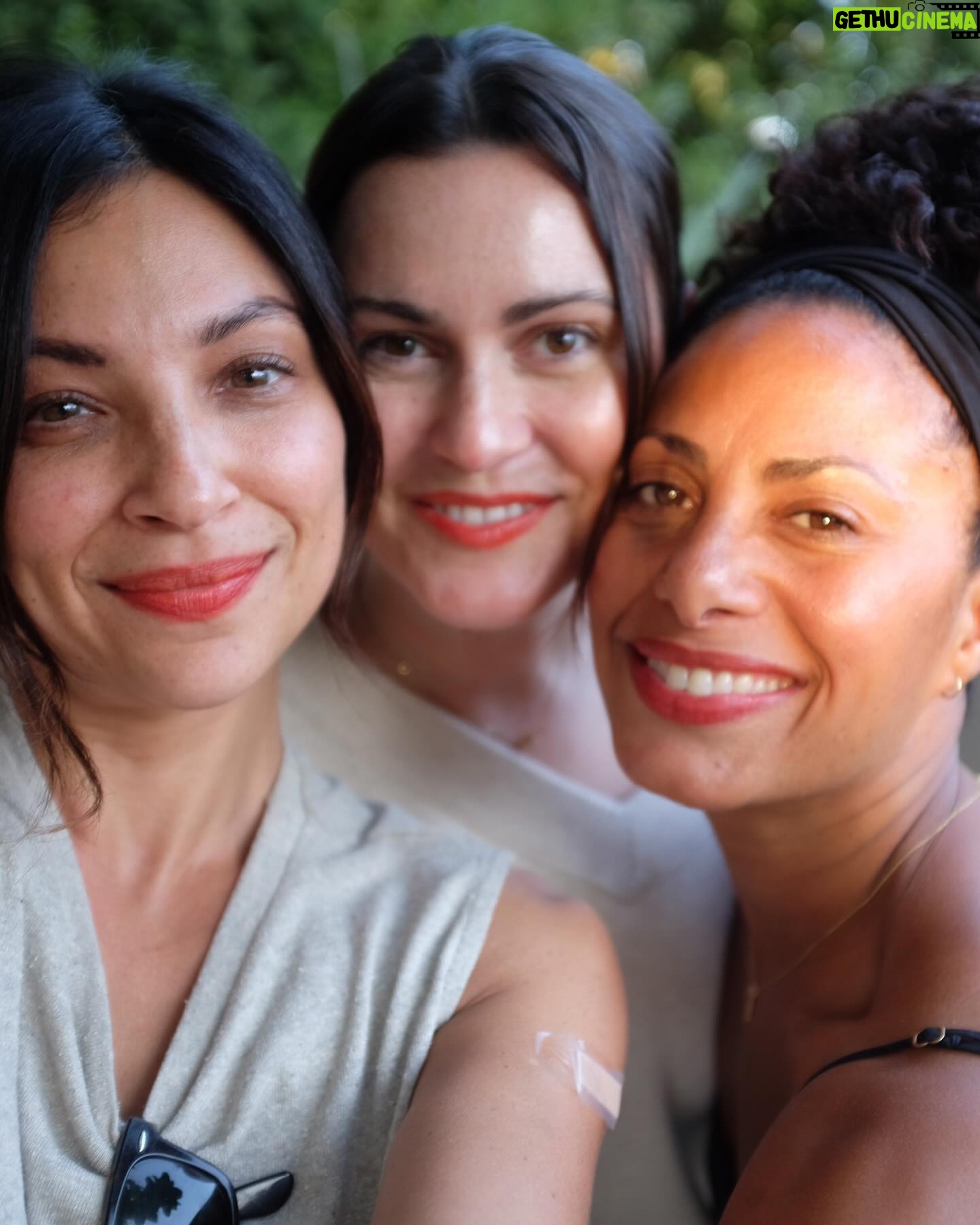 Christina Moses - 1K Likes - impromptu photo shoot and a pool creeper. 🌴
aaand…we’re all wearing my new favorite lipstick..it’s very rare one color looks incredible on 3 different complexions.. @ritueldefille 💄🫦 #bloodroot my new fave. ❤️🔥