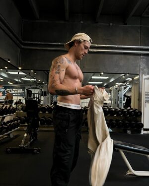 Christopher Instagram - In shape for the tour 🔥