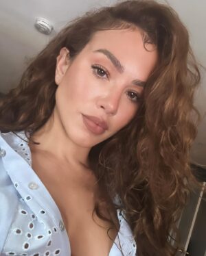 Chrysti Ane Instagram - Happy Sunday friends! It’s a good day to have a good day 🫶🏽