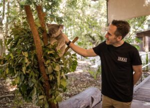 Chuck Comeau  Instagram - Brisbane was wild!! 🦘🐨🇦🇺

Thank you @lonepinekoala for hosting us! It’s always such a special experience! 🙏❤️

📸: @skylerbarberio