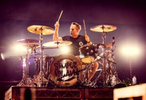 Chuck Comeau  Instagram - Thank you so much, Melbourne! 🙏🤘❤️🇦🇺

Last night was unforgettable! We’re so lucky and grateful for nights like these. We don’t take it for granted and appreciate every minute. 🤩🤩🤩

📸: @skylerbarberio