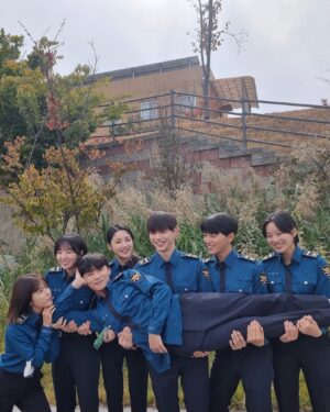 Chun Young-min Instagram - 아리 졸업했습니돠! 8댕즈 뽀에버~~~~💖 모두 감사합니다!!!! #너와나의경찰수업 #rookiecops #신아리