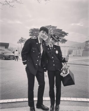 Chun Young-min Instagram - 아리 졸업했습니돠! 8댕즈 뽀에버~~~~💖 모두 감사합니다!!!! #너와나의경찰수업 #rookiecops #신아리
