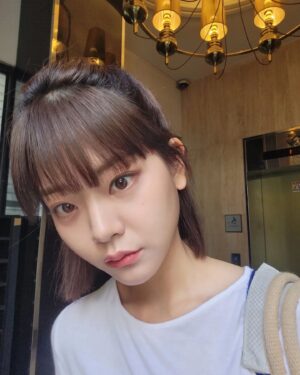 Chung Su-bin Instagram - 👋
