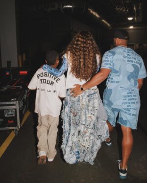 Ciara Instagram - Tour Family Dump 🫶🏽