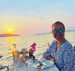 Çiçek Dilligil Instagram - Böyle 🙏❤️🧿☀️🍸😌☺️
