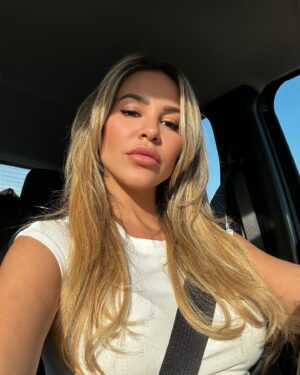 Cintia de Sà Instagram - New Haïr cut alert 💇🏼‍♀️