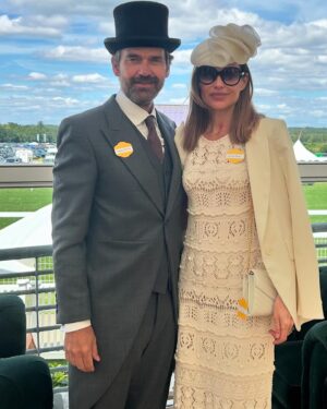 Claire Forlani Instagram - Step out of your world into another @RoyalAscot such a treat of a day Thankyou @summerhouse ☀️ The man picked 4 Winners out of 7🎉 The races a sight to behold! 💫  @jtmillinery Thankyou for the fabulous hat ❤️