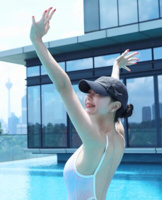 Countdown: Clara Lee's 10 Most Popular Instagram Posts