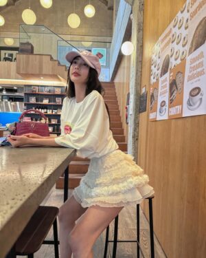 Clara Lee Instagram - 💕 @sma_shoes_official
