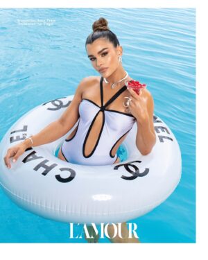 Clarissa Molina Instagram - Portada para @l.amourmagazine ✨ 
Una sesión muy especial la cual se hizo en la novia del atlántico, Puerto Plata. ☀️🌴🌊

Interview: @armandkosta 
Photography: @themichael_j 
MUA: @jaimemakeupoficial 
Hairstylist: @jarolhair 
Wardrobe stylist: @persioamadiz   
Creative Direction: @miguelgonzalez24_
PR: @marisabatella @ms_communications
Production: @handzdirtypr   
Production Assistant: @danilso_balbuena 
Location: @casacolonialhotel 
Puerto Plata, Dominican Republic
Special thanks to Mileyka Brugal of @bluejacktar for accommodating the production team!