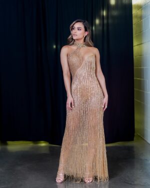 Clarissa Molina Instagram - Opening look para la gran noche de Premio Lo Nuestro✨

Styled by @ClaudiaFashions
Look @lazaromorejonlm
Hair and Make-up @geraldstylist
Joyas @charlielapson
Preparación corporal @bronzermiami @masajes_bymaria 
PR @ms_communications / @marisabatella 
Filmmaker @gicarlos27