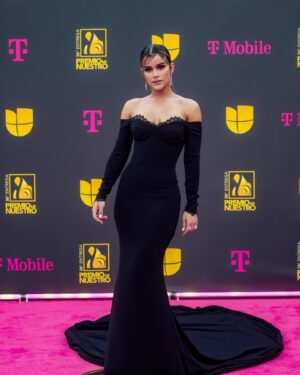 Clarissa Molina Instagram - Premio Lo Nuestro 2024 ✨ 

Styled by @claudiafashions @laurasteudel 
Dress by @gustavo_arango 
Hair and Make-up @geraldstylist 
Jewelry @charlielapson 
Shoes @dolcegabbana 
Nails @eminailsandcolor 
Preparación corporal @bronzermiami @masajes_bymaria 
PR @ms_communications / @marisabatella 
Filmmaker & Photography @gicarlos27