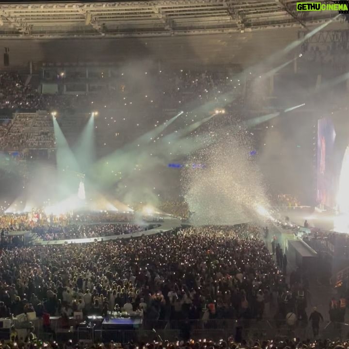 Clarysse Pereira - 28.6K Likes - ✨ Last night ✨
GUYZZZZZ j’ai été au concert de Beyonce svp 😭
Je partage avec vous l’une des meilleures soirées de ma vie 🫶🏼
Je suis trop chanceuse et reconnaissante d’avoir pu assister a ce show INCROYABLE !
J’étais éblouie du début à la fin, vraiment j’ai compris la définition du mot DIVA 🎤
Bravo la reine 👑