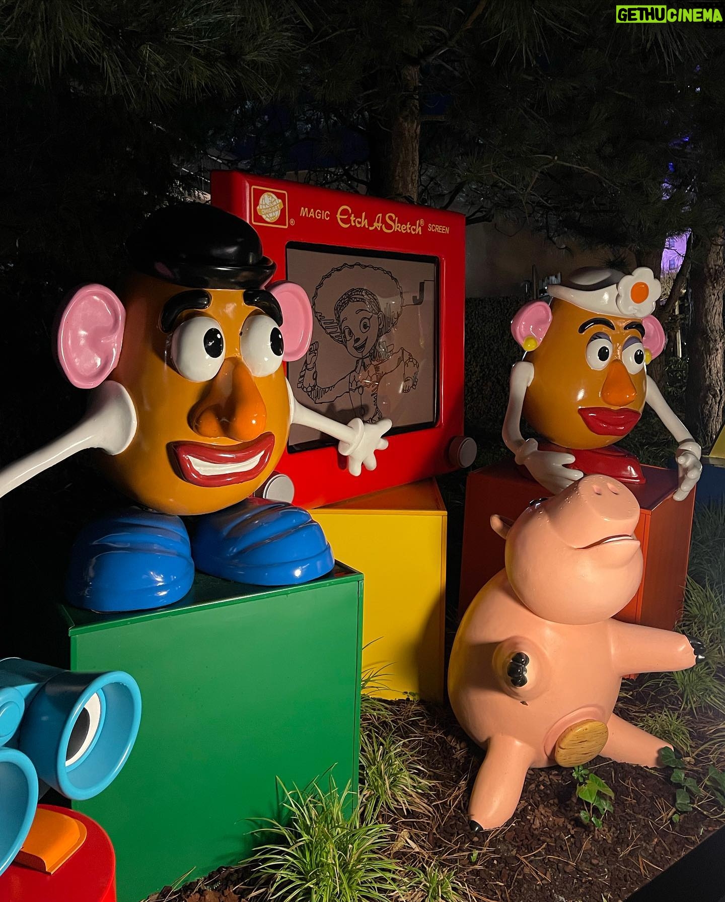 Clarysse Pereira - 39.4K Likes - J’ai passé une journée magique à Disney ✨
Incroyable de redevenir une enfant le temps d’une journée 🫶🏼👧🏻
Moi mon Disney préféré c’est TOY STORY 🤠 et vous ? 💕