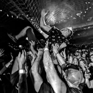 Classified Instagram - Had another great few shows at the @shoreclub.ca in Hubbards NS a few weekends back.. was a hot one.. but one of my favorite weekends so far doing these annual shows... they keep getting better!.. nice warm up for the tour!.. can't wait! Get those tickets now in my bio 

Photos: @belinda.naugler.adams
