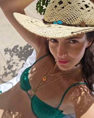 Claudia Álvarez Instagram - G R A T I T U D 🙌 🌈