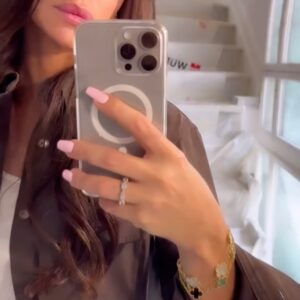 Claudia Galanti Instagram - You are my sun, my moon, and all my stars.” - ... ❤️ Buongiorno a tutti mi siete mancati ! Vi auguro un buon weekend con tanto amore pace e serenità .. baci 💋 love ❤️ ☀️ ❤️❤️❤️❤️