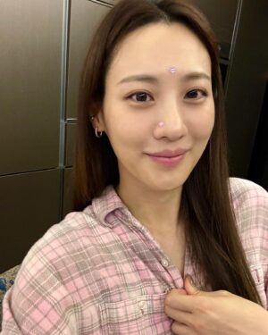 Claudia Kim Instagram - enjoying summer vacation to the fullest 🦄