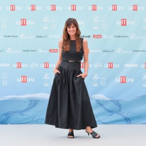 Claudia Pandolfi Instagram - Una giornata di abbracci e emozioni a #Giffoni54 con @samuelecarrinoofficial, @saraciocca_official, @missipanda, lo sceneggiatore e produttore @robproia e Teresa Manes 🩷 

Il Ragazzo Dai Pantaloni Rosa, prossimamente solo al cinema.

#IlRagazzoDaiPantaloniRosa #PantaloniRosaIlFilm