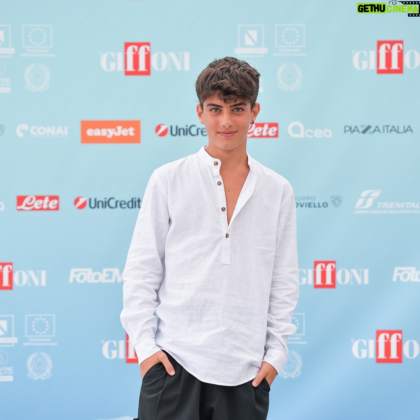 Claudia Pandolfi - 10K Likes - Una giornata di abbracci e emozioni a #Giffoni54 con @samuelecarrinoofficial, @saraciocca_official, @missipanda, lo sceneggiatore e produttore @robproia e Teresa Manes 🩷
Il Ragazzo Dai Pantaloni Rosa, prossimamente solo al cinema.
#IlRagazzoDaiPantaloniRosa #PantaloniRosaIlFilm