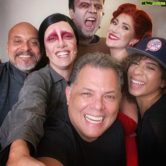 Claudio Galvan - 355 Likes - 🧟♂️🧠 O JOVEM FRANKENSTEIN
🎭🎶🎭🎶🎭🎶🎭🎶❤️