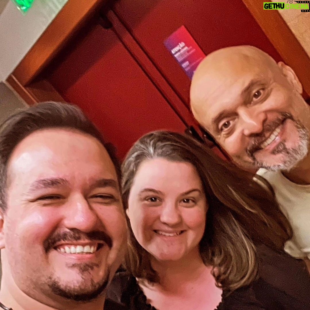 Claudio Galvan - 351 Likes - 🧟♂️🧠 O JOVEM FRANKENSTEIN
Pra fechar mais uma semana de @ojovemfrankenstein com chave de ouro, visitas especiais que recebi na plateia desse domingo!
Quinta-feira tem mais! 😉