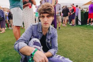 Clayton James Clyne-Brisson Instagram - I’m the only piece of trash on the grounds of this zero-waste golf event. 🏌️
#greenestshow @wastemanagement