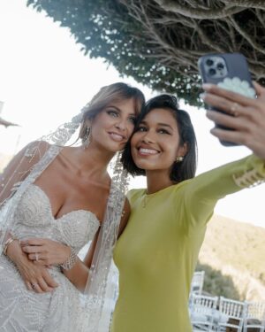 Clémence Botino Instagram - Celebrating love Malikarim 🌞 ! De l’amour, des amis, du soleil ☀️ Je souhaite longue vie à votre idylle. Ma @malikamenard14 tu mérites tout le bonheur de monde et dans les bras de Karim tu l’as enfin trouvé 🩵

Photo @bendecoin 📍