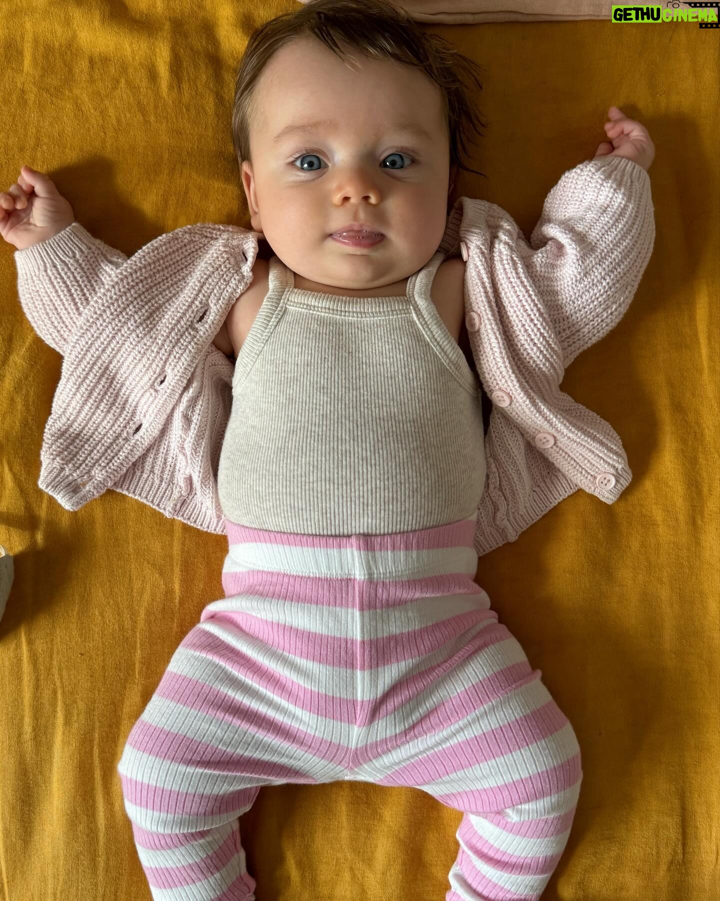Cleo Massey - 6.9K Likes - Sitting here pumping some milky goodness at 4 in the morning, overwhelmed with love for you. 🫶🏼😭🍼🥰