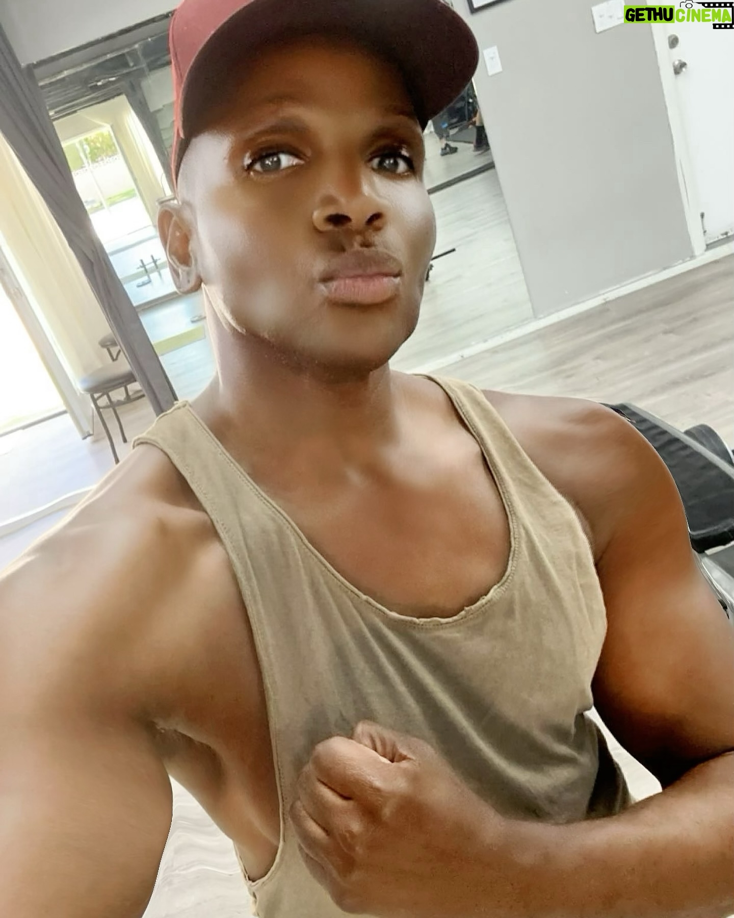 Coco Montrese - 2.1K Likes -