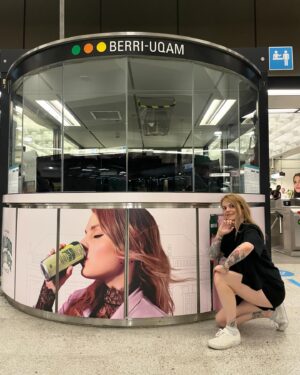 Coeur de Pirate Instagram - Tellement heureuse d’avoir été choisie comme ambassadrice Maison Perrier ! Je suis une fan depuis toujours, et j’ai adoré qu’ils incluent mon univers dans leur nouvelle publicité que vous pouvez découvrir dès maintenant ! Ce sera là à la station Berri jusqu’au 28 juillet !!