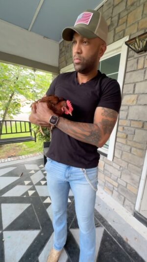 Coffey Anderson Instagram - Today 3:30pm
Chevy stage 
@cma Fest and I’ll be in front of the Music City building Bangin’ and Twangin’ like the country music fans want and need it to be! 
My meet and greet opens at noon. Yall! 
This is HUGE! 

Your boy keeps winning! I’m honored and grateful tk CMA for giving me such a huge stage to sing and entertain on. ♥️

#coffeyanderson #chicken #country #countrymusic #hattiebs 

That beautiful chicken was not harmed in the making of this video. 🐓