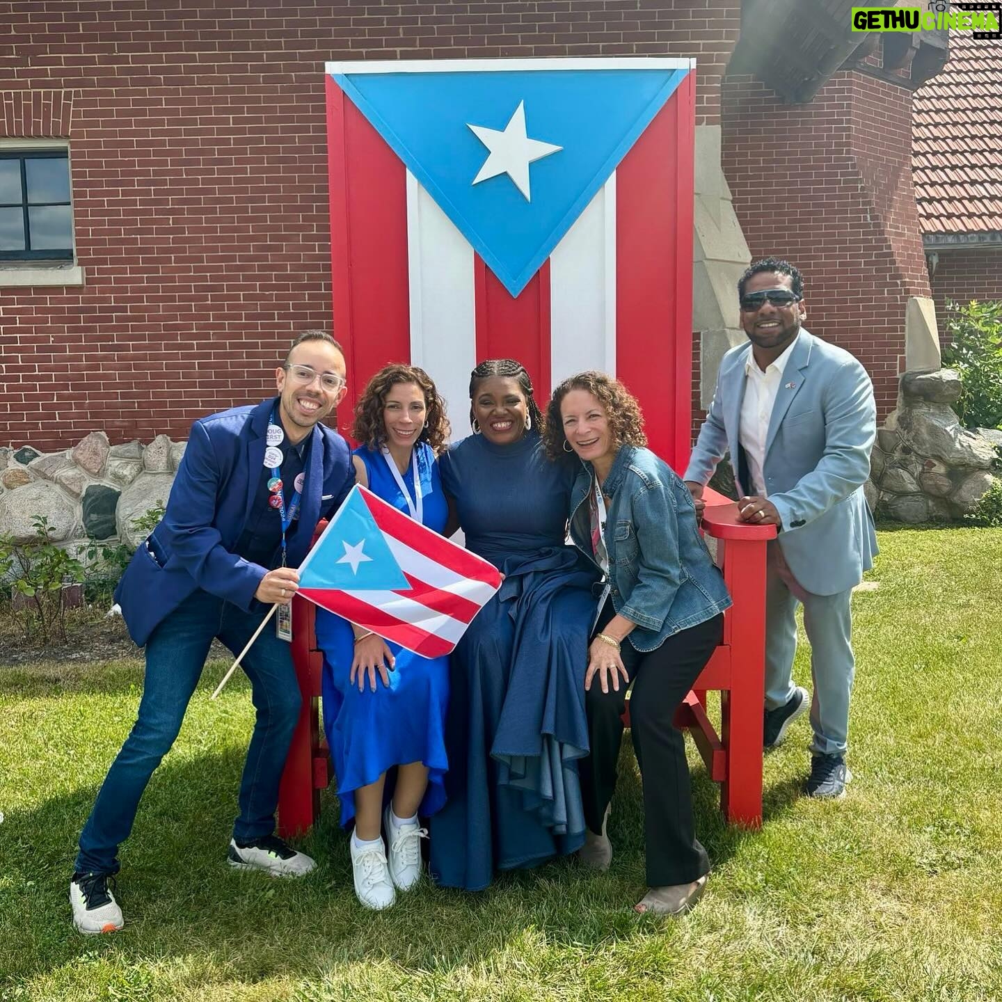Cori Bush - 9.8K Likes - Had a great time in Chicago’s Humboldt Park yesterday’s meeting with elected & community leaders from across the Puerto Rican diaspora.
I’ll always stand up for Puerto Rican’s right to self-determination and the people’s right to shape their own future.
Viva Puerto Rico! 🇵🇷❤️