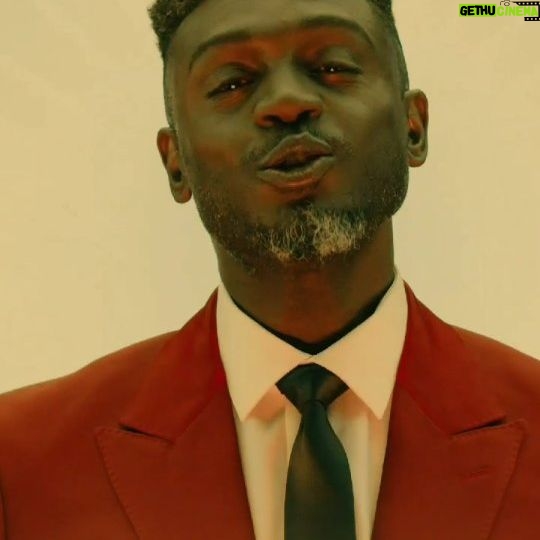 Corneille - 6.5K Likes - Je suis très heureux de partager le morceau et clip de "Nouveau Monde" avec vous!!! J'espère qu'il vous plaira. On se retrouve vite avec la suite de l'album #EncreRose 🙏🏿
(Lien en bio)