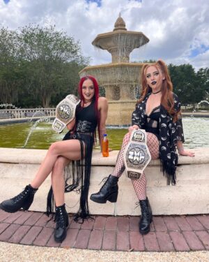 Courtney Stewart Instagram - Q̶u̶e̶e̶n̶s̶ ̶o̶f̶ ̶t̶h̶e̶ ̶D̶a̶m̶n̶e̶d̶

😈🔥

#UnholyUnion