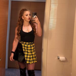 Actress Courtney Stewart HD Instagram Photos and Wallpapers April 2024