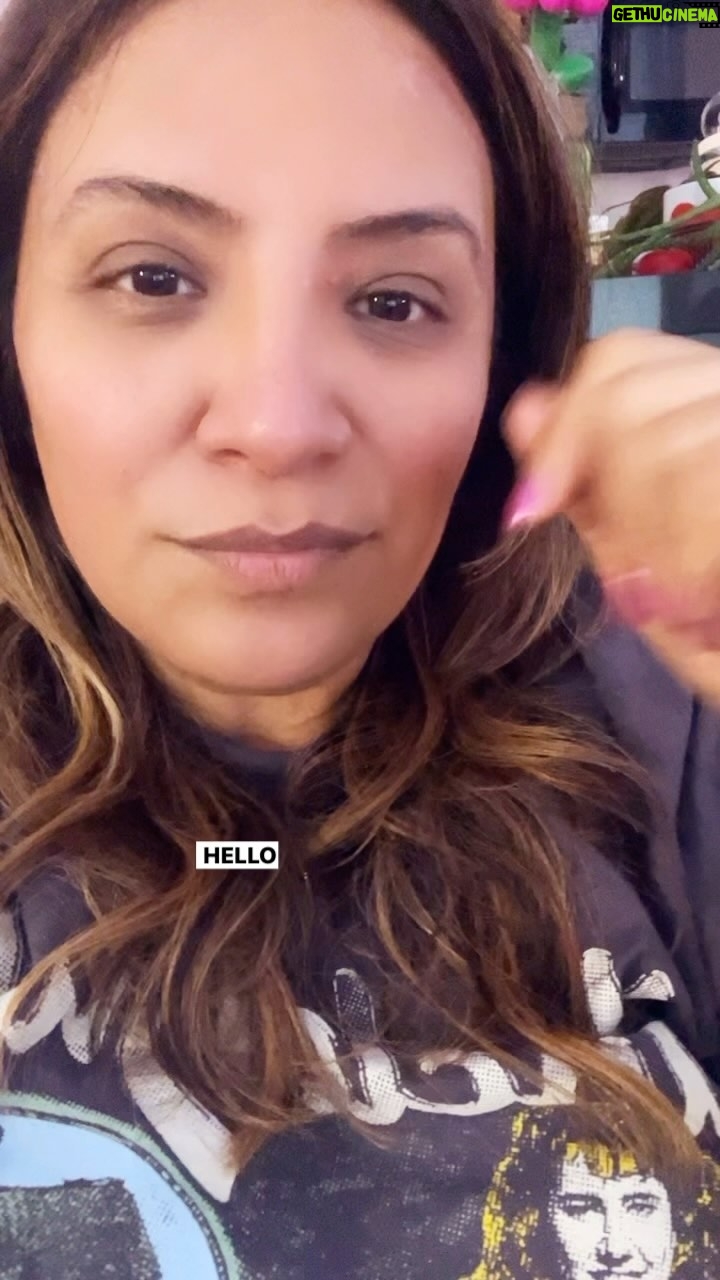 Cristela Alonzo - 2.9K Likes - RANDOM SUNDAY THOUGHT: It’s not supposed to be a downer. Just a reminder that every day you wake up, you write a new part of your story. What we leave behind is how people will remember us.
If you’ve seen my latest hour, you know that I talk about trying to really live. Don’t hold off and try to make “fun” something you work towards because you will never work enough to think you deserve to have fun. ❤️