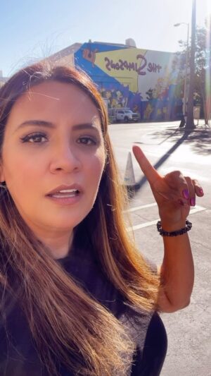 Cristela Alonzo Instagram - Today, I went to the FOX lot and saw the stage I used to shoot my sitcom at 10 years ago. I was a page (usher) at the show about 25 years ago.

I had a lot of feelings. Sometimes you go back and visit and then remember you can’t go back at all…and that can be a really good thing. #Cristela ❤️