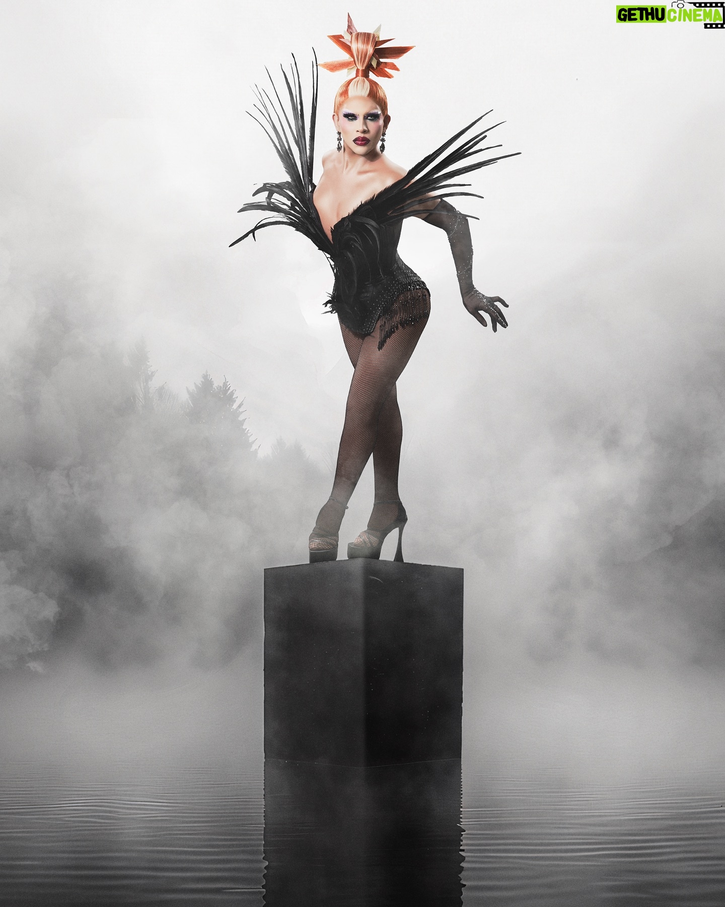 Cristian Peralta - 6.6K Likes - Ya tienes tus accesos para esta próxima @rupaulsdragcon en L.A California! Emoción al 100, siento que voy a otro concurso 🤣😍😍😍😍😍😍😍😍😍😍😍 @cristianperaltatranformista @dragracemexico @wowpresentsplus Fotografía @rubendeleonhdz📸📸📸📸📸 MAKEUP @davidromancaracterizacion 💄 Peluca @evelinecarmin 🌈🌈🌈🌈🌈🌈🌈 #cristianperaltatransformista #cristianperalta #cristianperaltatransformistapadredefamiliaoficial #dragrace #rupauldrsgrace #dragcon #dragcon2024 #tureina